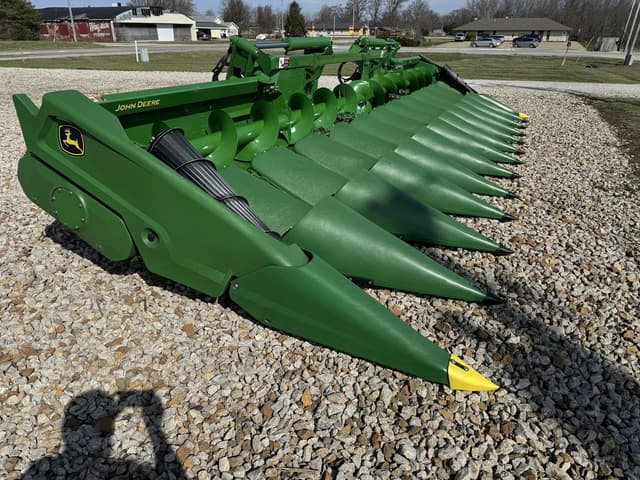 Image of John Deere C12F equipment image 4