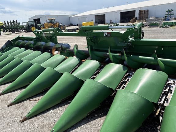 Image of John Deere C12F equipment image 1