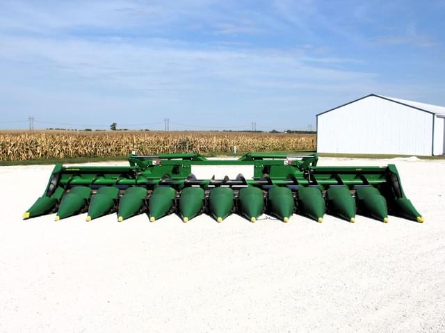 Image of John Deere C12F equipment image 4