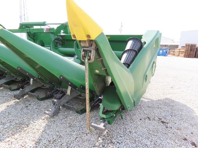 Image of John Deere C12F equipment image 2
