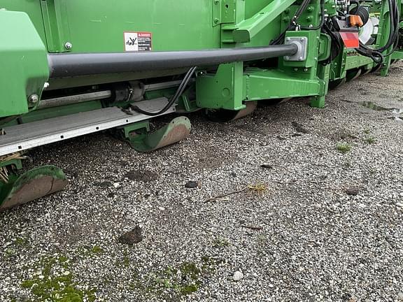 Image of John Deere C12F equipment image 4