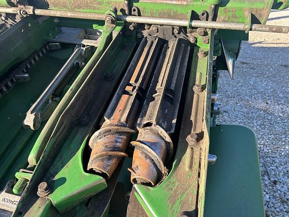 Image of John Deere C12F equipment image 2