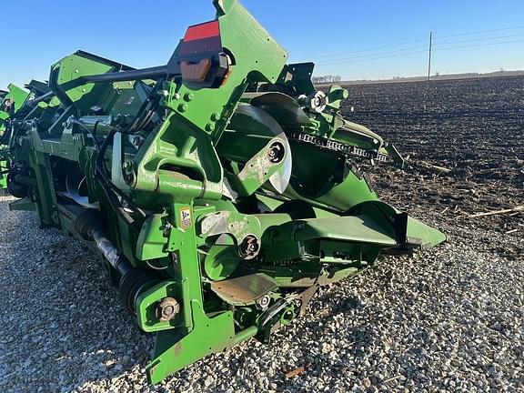 Image of John Deere C12F equipment image 4