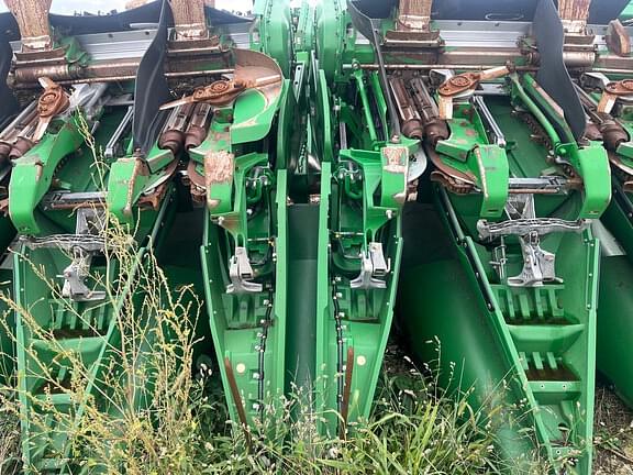 Image of John Deere C12F equipment image 3