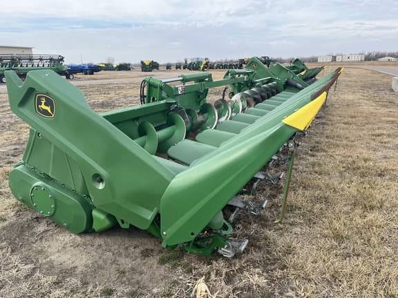 Image of John Deere C12F equipment image 2