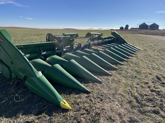 Image of John Deere C12F equipment image 3