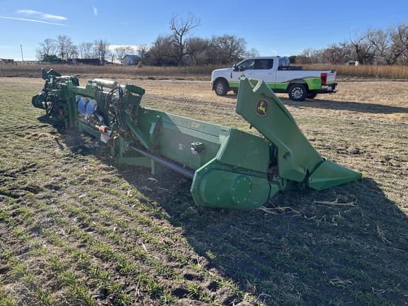 Image of John Deere C12F equipment image 2