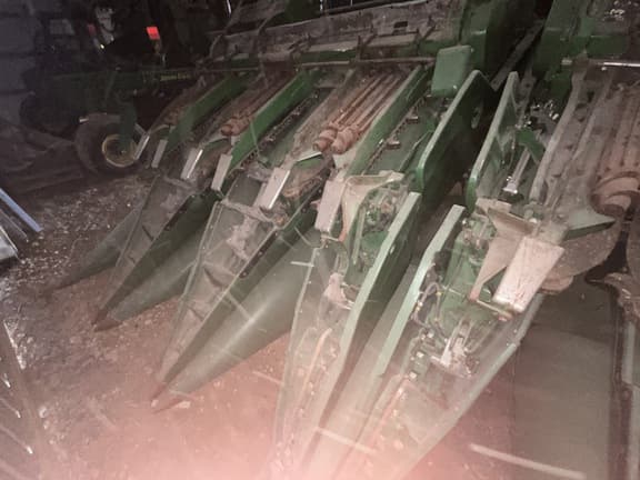Image of John Deere C12F equipment image 3