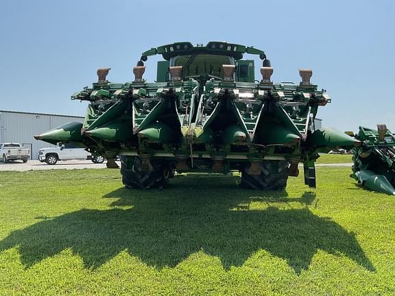 Image of John Deere C12F equipment image 4