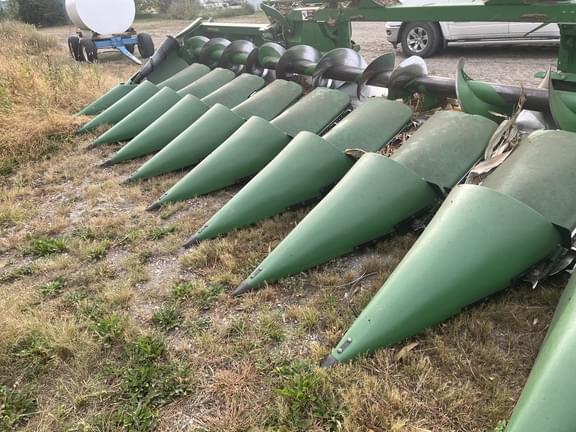 Image of John Deere C12F equipment image 4