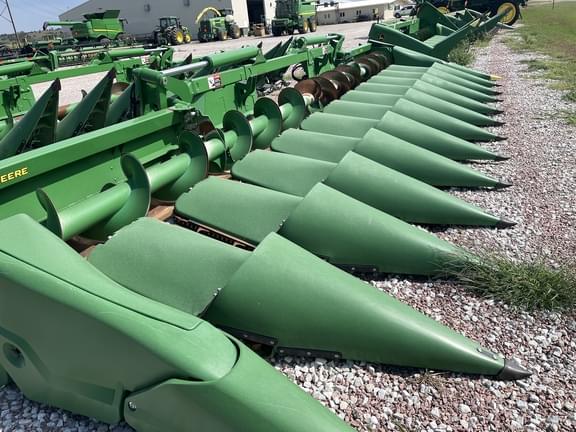 Image of John Deere C12F equipment image 1