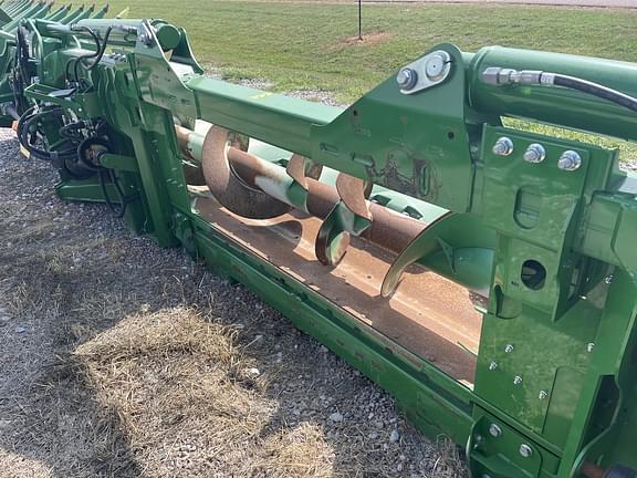 Image of John Deere C12F equipment image 3