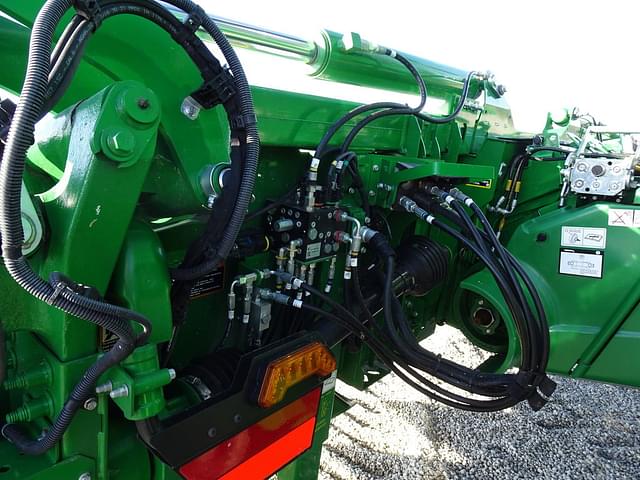 Image of John Deere C12F equipment image 3