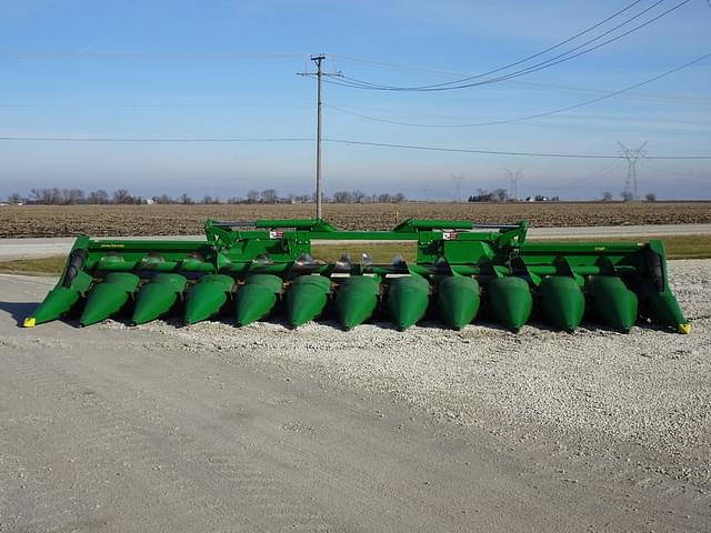 Image of John Deere C12F equipment image 1