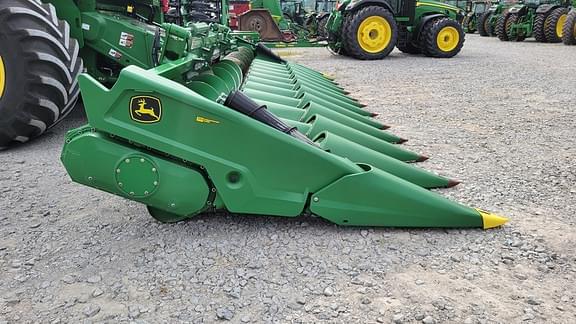 Image of John Deere C12F equipment image 2