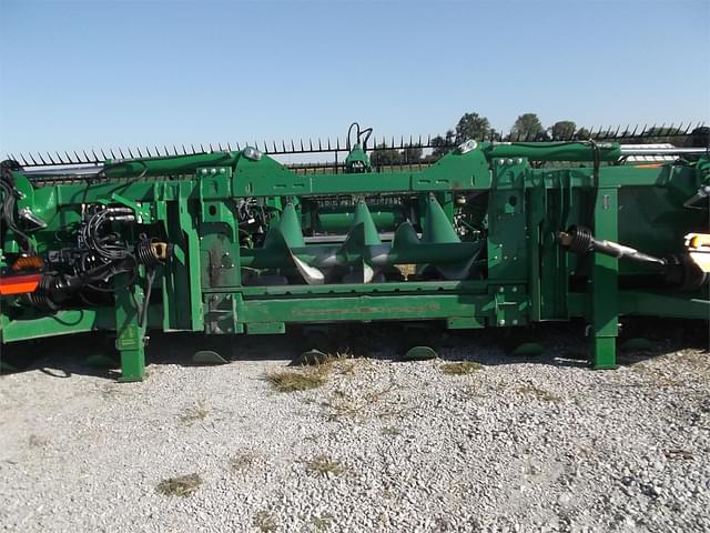 Image of John Deere C12F equipment image 3