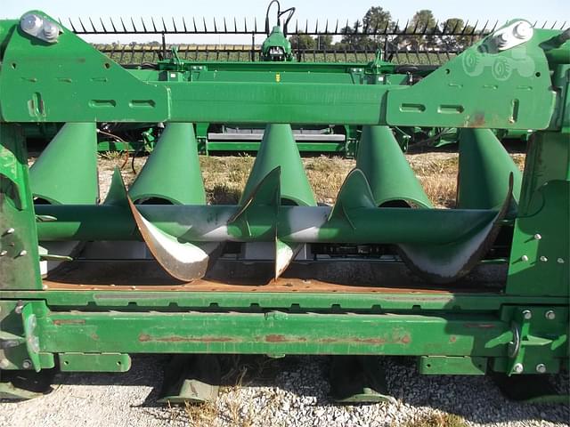 Image of John Deere C12F equipment image 4