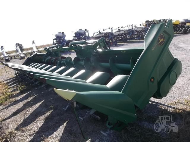 Image of John Deere C12F equipment image 1