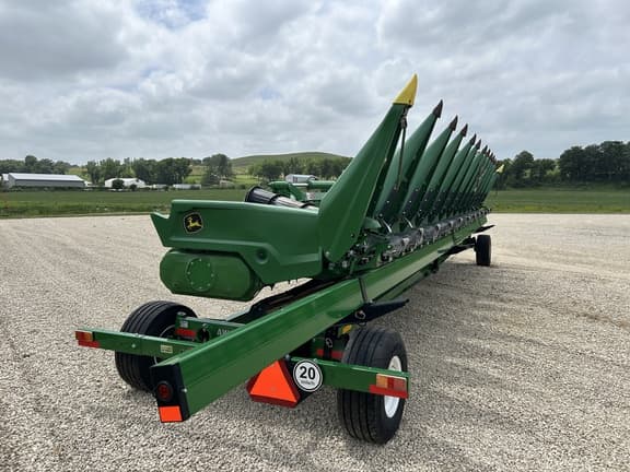 Image of John Deere C12F equipment image 3