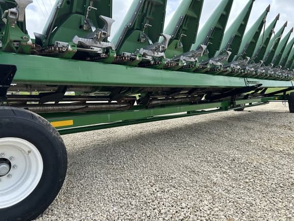 Image of John Deere C12F equipment image 1