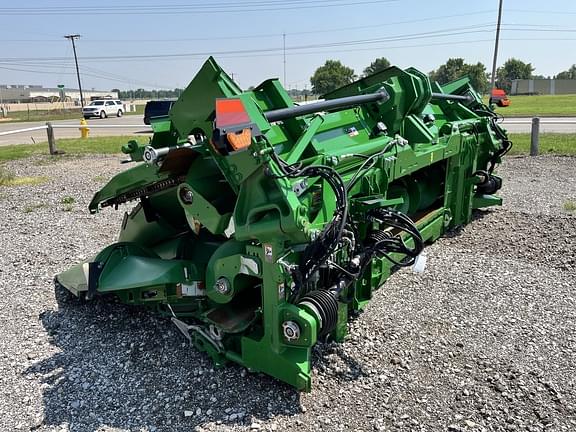 Image of John Deere C12F equipment image 2