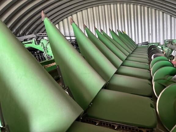 Image of John Deere C12F equipment image 4