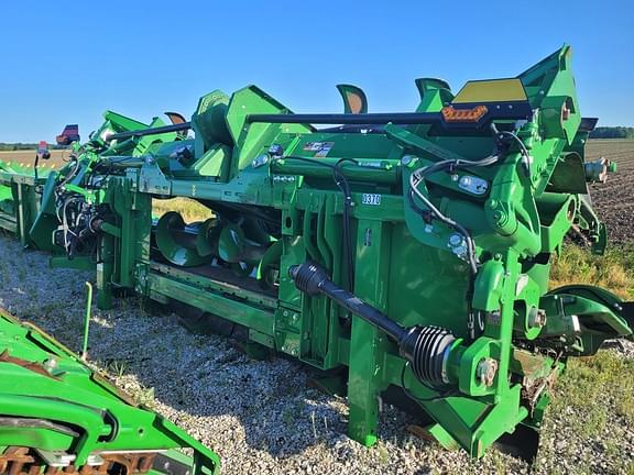 Image of John Deere C12F equipment image 2