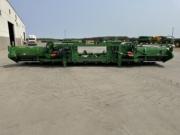 Image of John Deere C12F equipment image 3