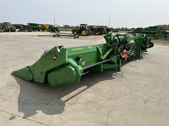 Image of John Deere C12F equipment image 4