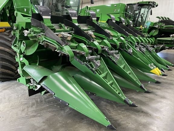 Main image John Deere C12F