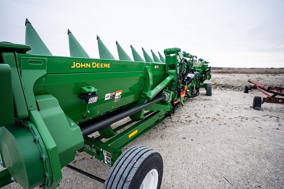 Image of John Deere C12F equipment image 1