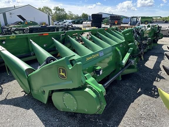 Image of John Deere C12F equipment image 3