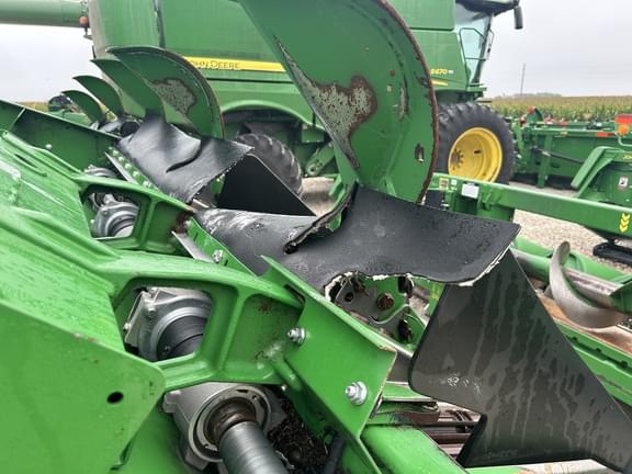 Image of John Deere C12F equipment image 3