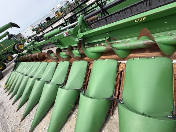 Image of John Deere C12F equipment image 3