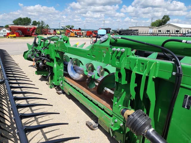 Image of John Deere C12F equipment image 3