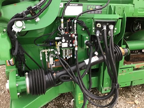 Image of John Deere C12F equipment image 4