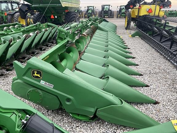 Image of John Deere C12F equipment image 1