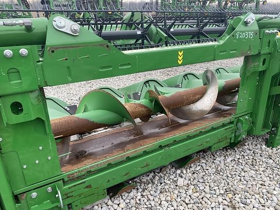 Image of John Deere C12F equipment image 3