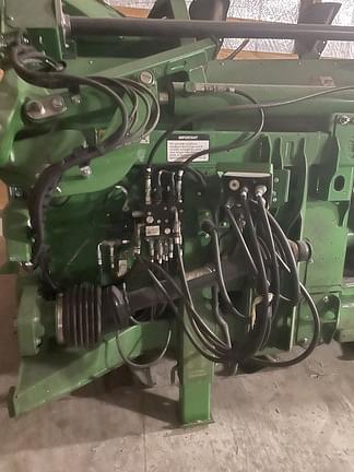 Image of John Deere C12F equipment image 3