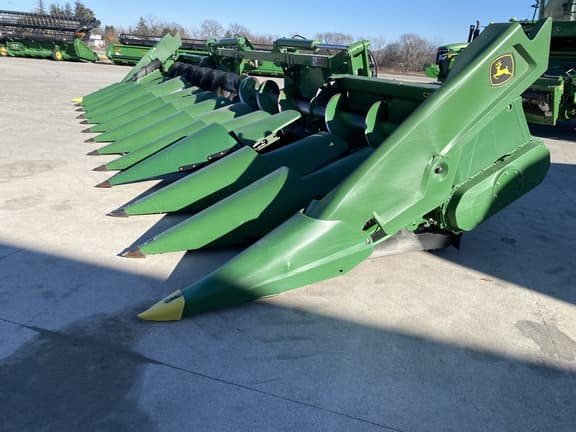 Image of John Deere C12F equipment image 1
