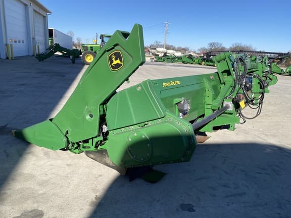 Image of John Deere C12F equipment image 4