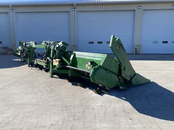 Image of John Deere C12F equipment image 4