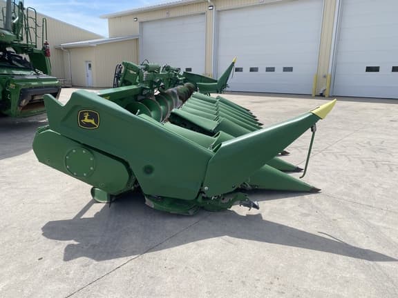 Image of John Deere C12F equipment image 3