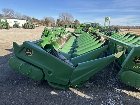 Image of John Deere C12F equipment image 2