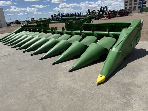 Image of John Deere C12F equipment image 4