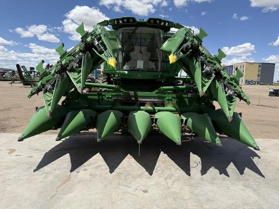 Image of John Deere C12F equipment image 2