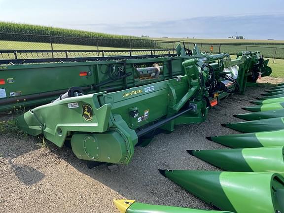 Image of John Deere C12F equipment image 1