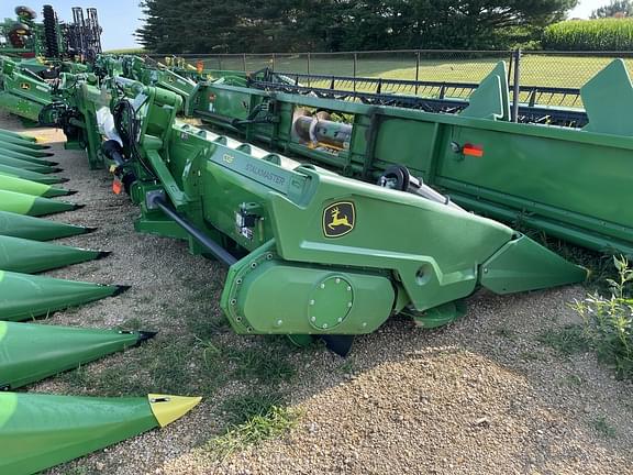 Image of John Deere C12F equipment image 4