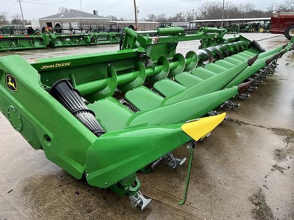 Image of John Deere C12F equipment image 1