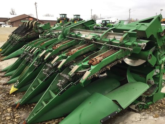 Main image John Deere C12F